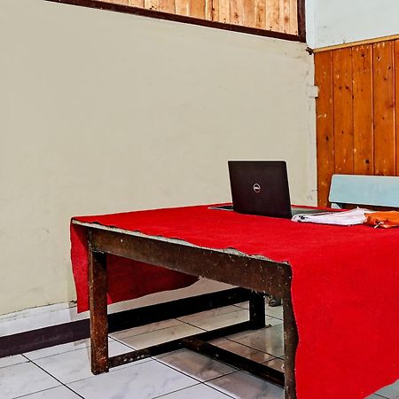 Отель Oyo Life 92709 Kost Teras Cikapundung Syariah Бандунг Экстерьер фото
