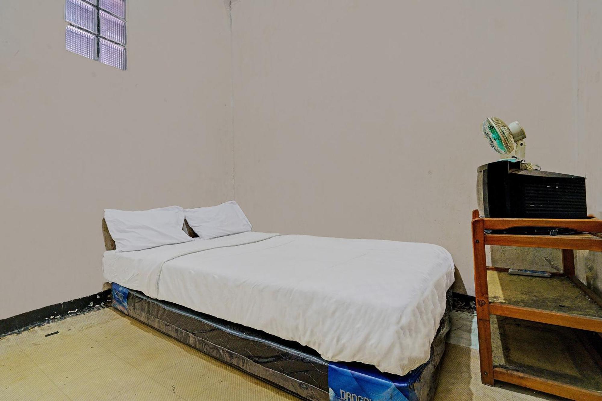 Отель Oyo Life 92709 Kost Teras Cikapundung Syariah Бандунг Экстерьер фото