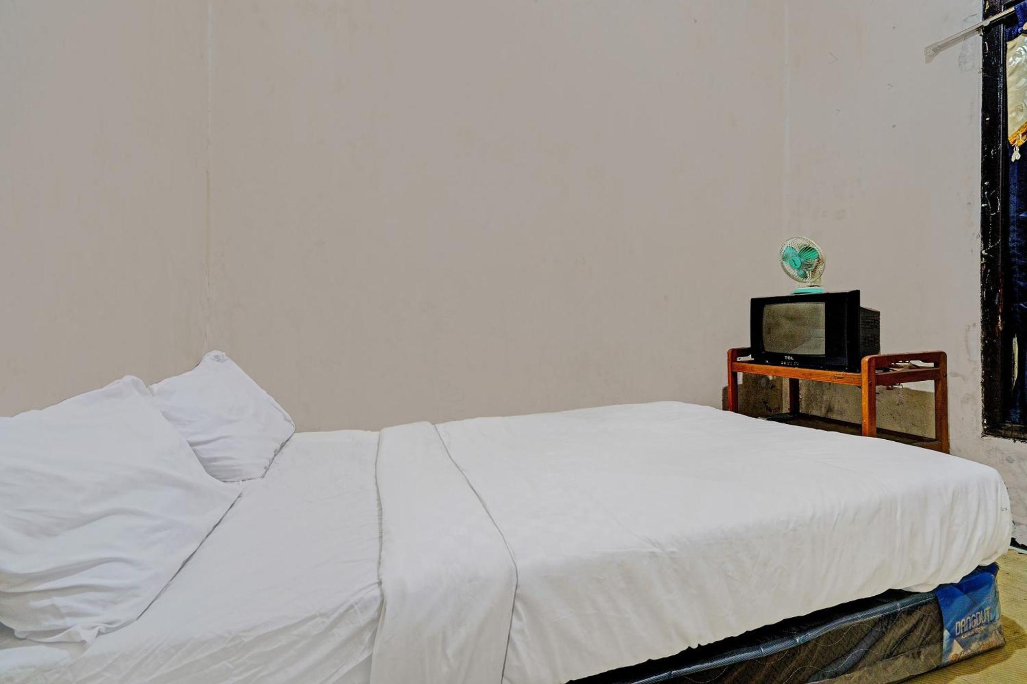 Отель Oyo Life 92709 Kost Teras Cikapundung Syariah Бандунг Экстерьер фото