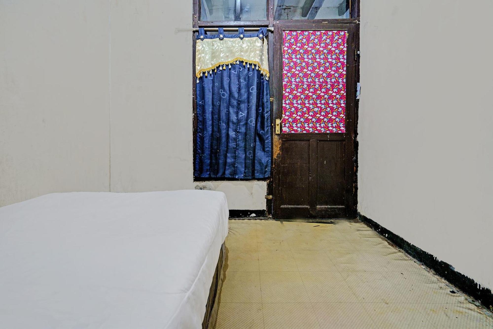 Отель Oyo Life 92709 Kost Teras Cikapundung Syariah Бандунг Экстерьер фото
